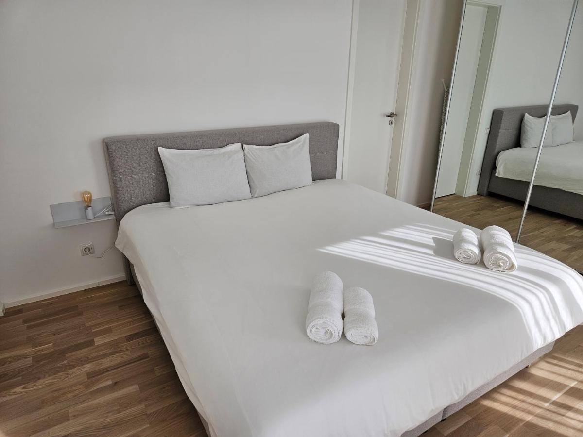 New Spacious Two Bedroom Center With Parking, Near Public Transport Luxembourg By Eksteriør billede