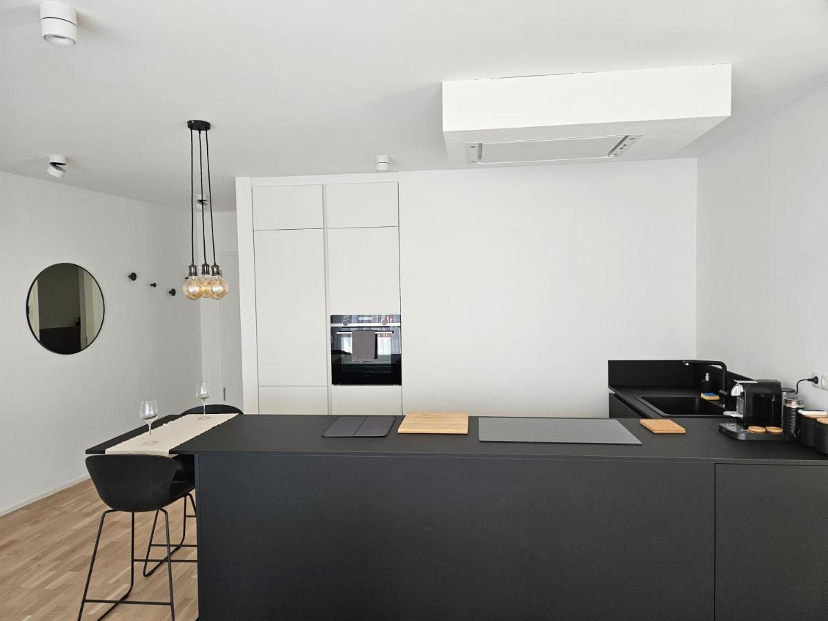 New Spacious Two Bedroom Center With Parking, Near Public Transport Luxembourg By Eksteriør billede